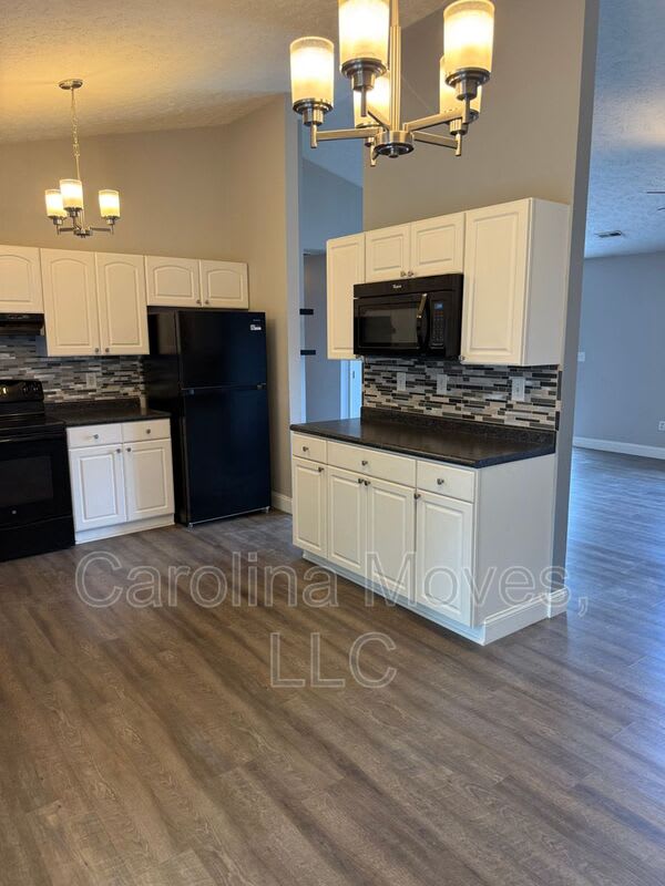 600 Uneeda Ct. – photo 5