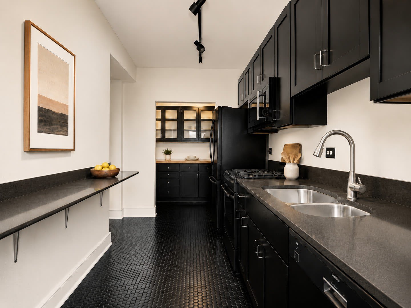 4300 N Marine Drive – photo 5