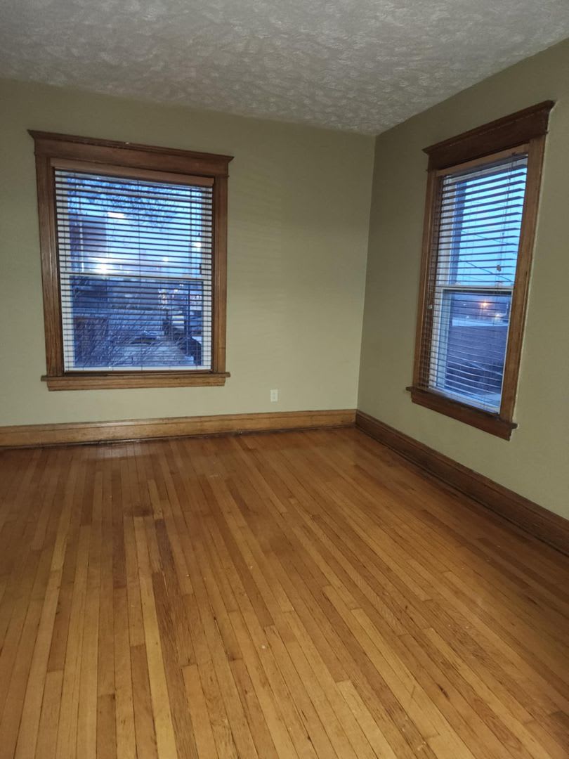 Three Bedroom Villa in Downtown Omaha! – photo 2