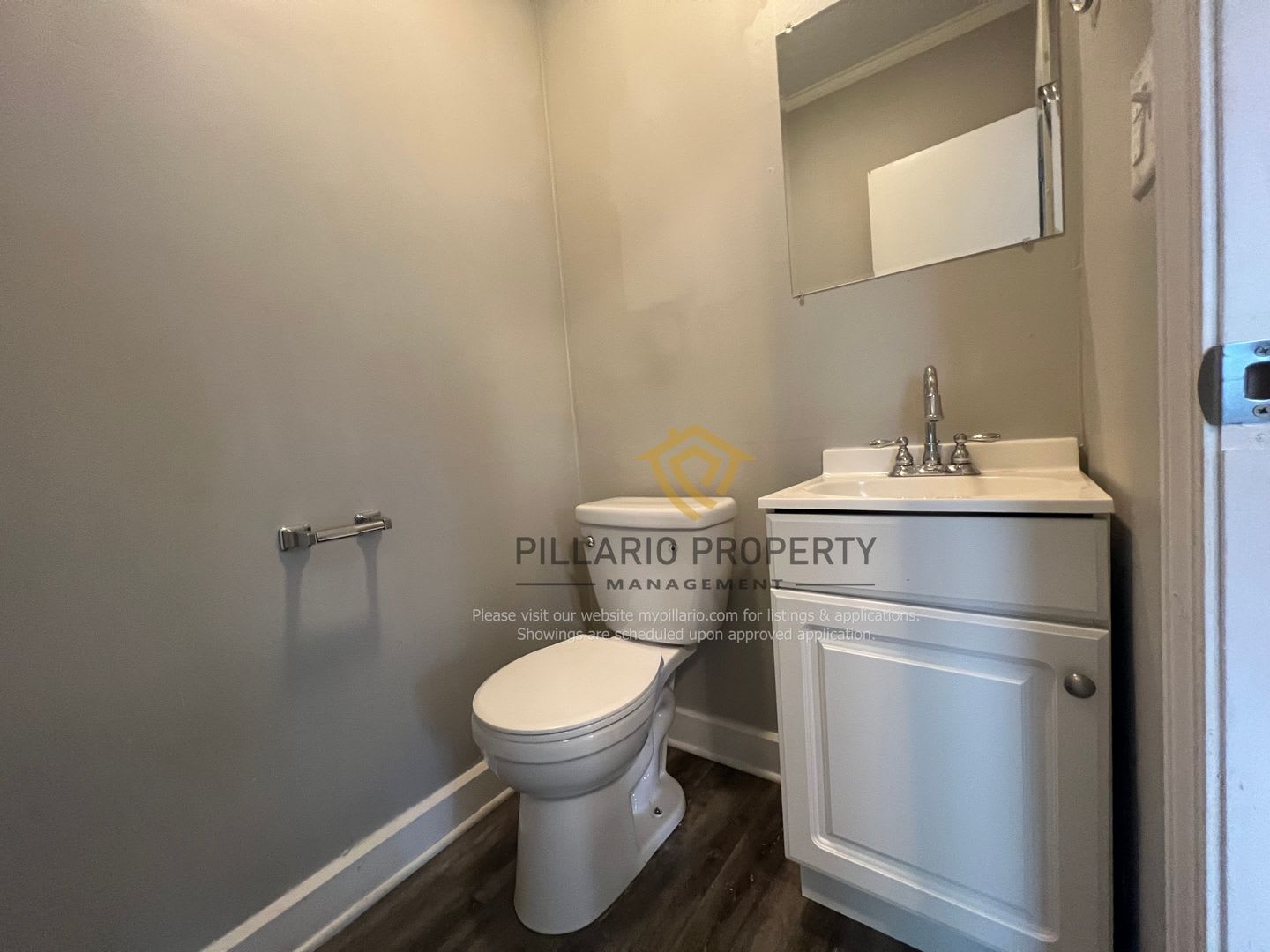 Updated 3 Bedroom 1 5 Bathroom Grace Tuxedo Beauty Available Now – photo 5