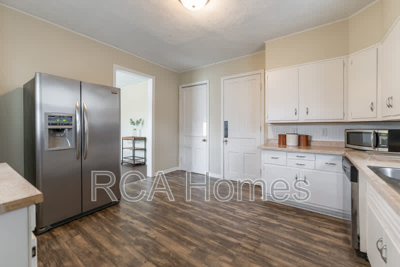 1015 Olive St – photo 4