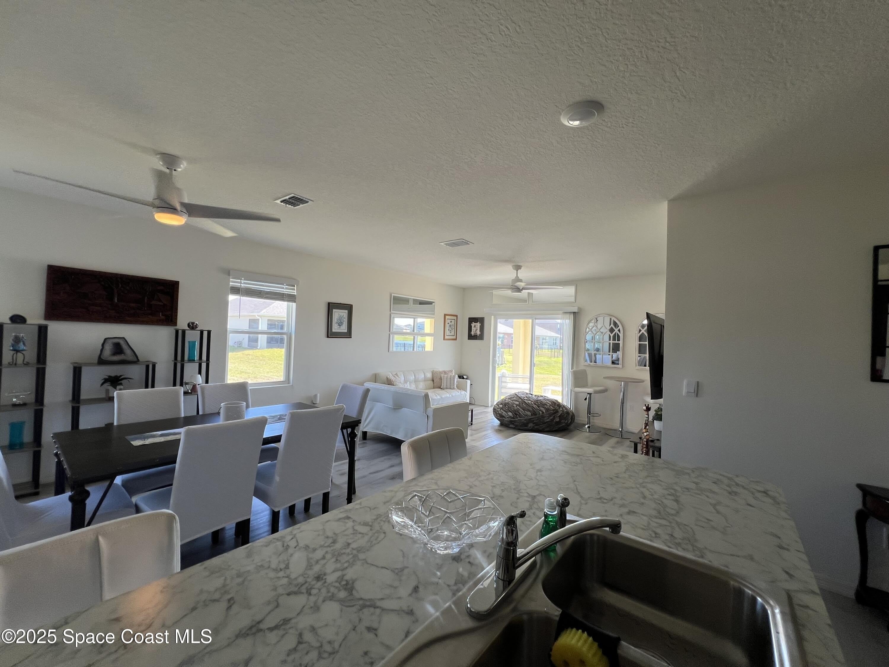 976 Trinity Street – photo 5