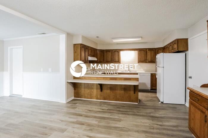 400 Holtz Avenue – photo 5