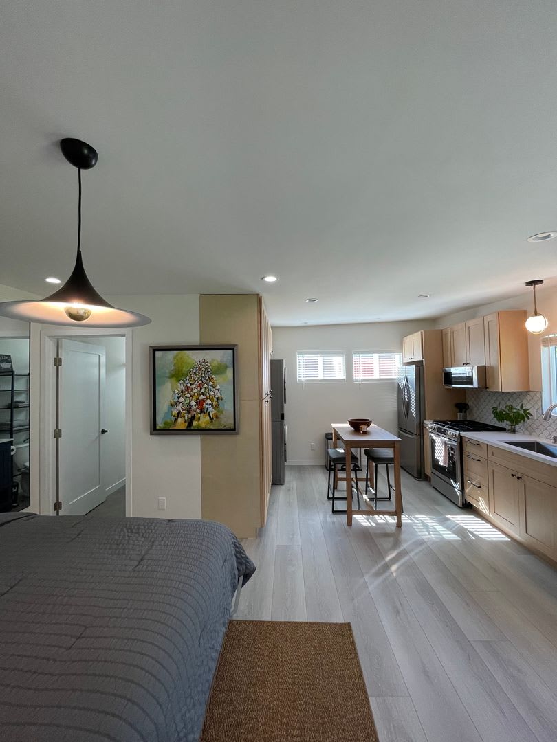 Charming Brand New Studio Adu For Rent Private Modern Living – photo 4