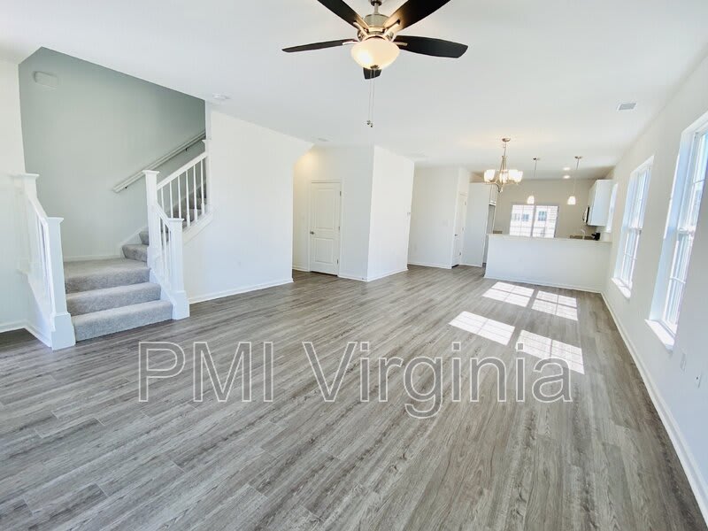 1909 Brentford Ln – photo 3