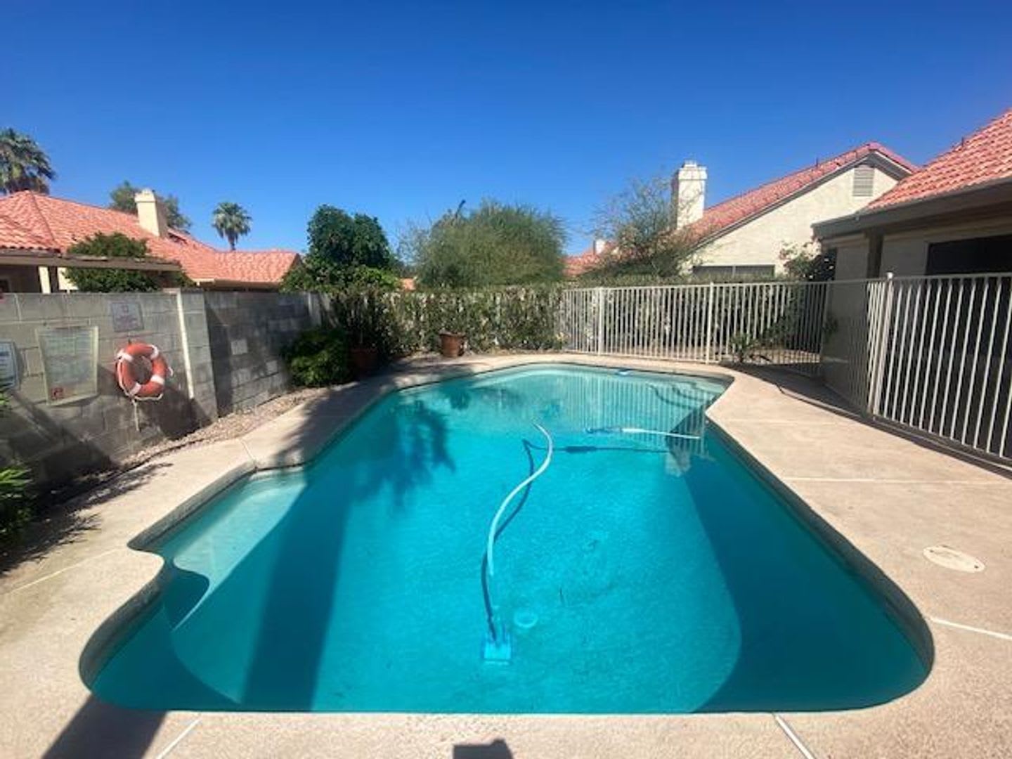 GILBERT HOME WITH PRIVATE POOL WALKING DISTANCE TO FREESTONE PARK – photo 2