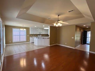 118 SW Lawrenceburg Ct – photo 3