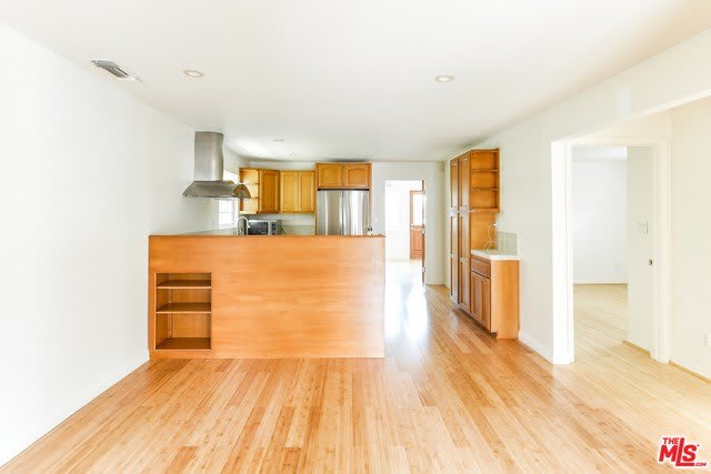 653 Vernon Ave – photo 5