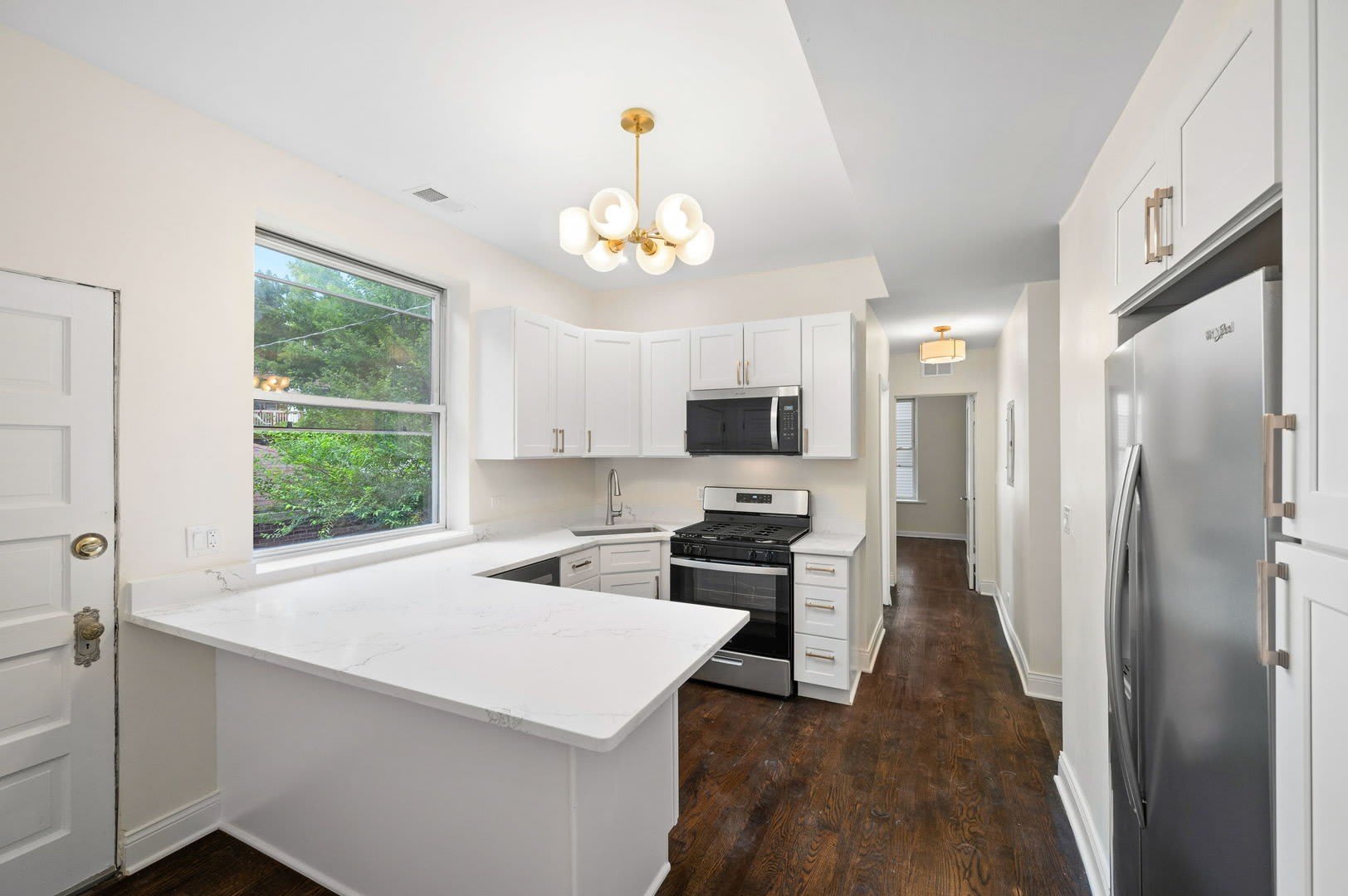 1338 W Hollywood Avenue – photo 2