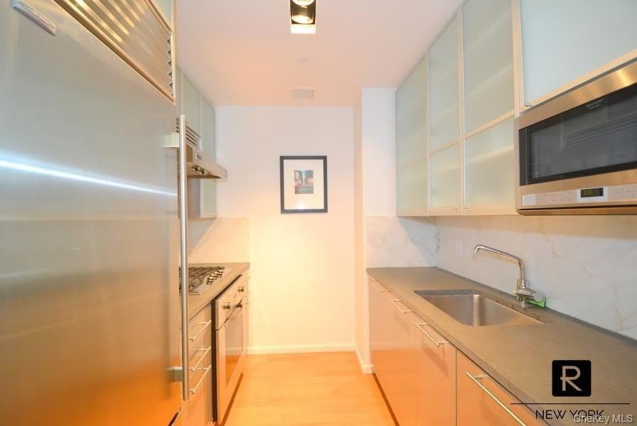 200 Chambers Street – photo 3
