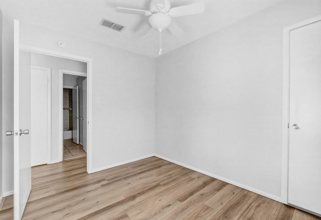 4319 Storey Ave – photo 3