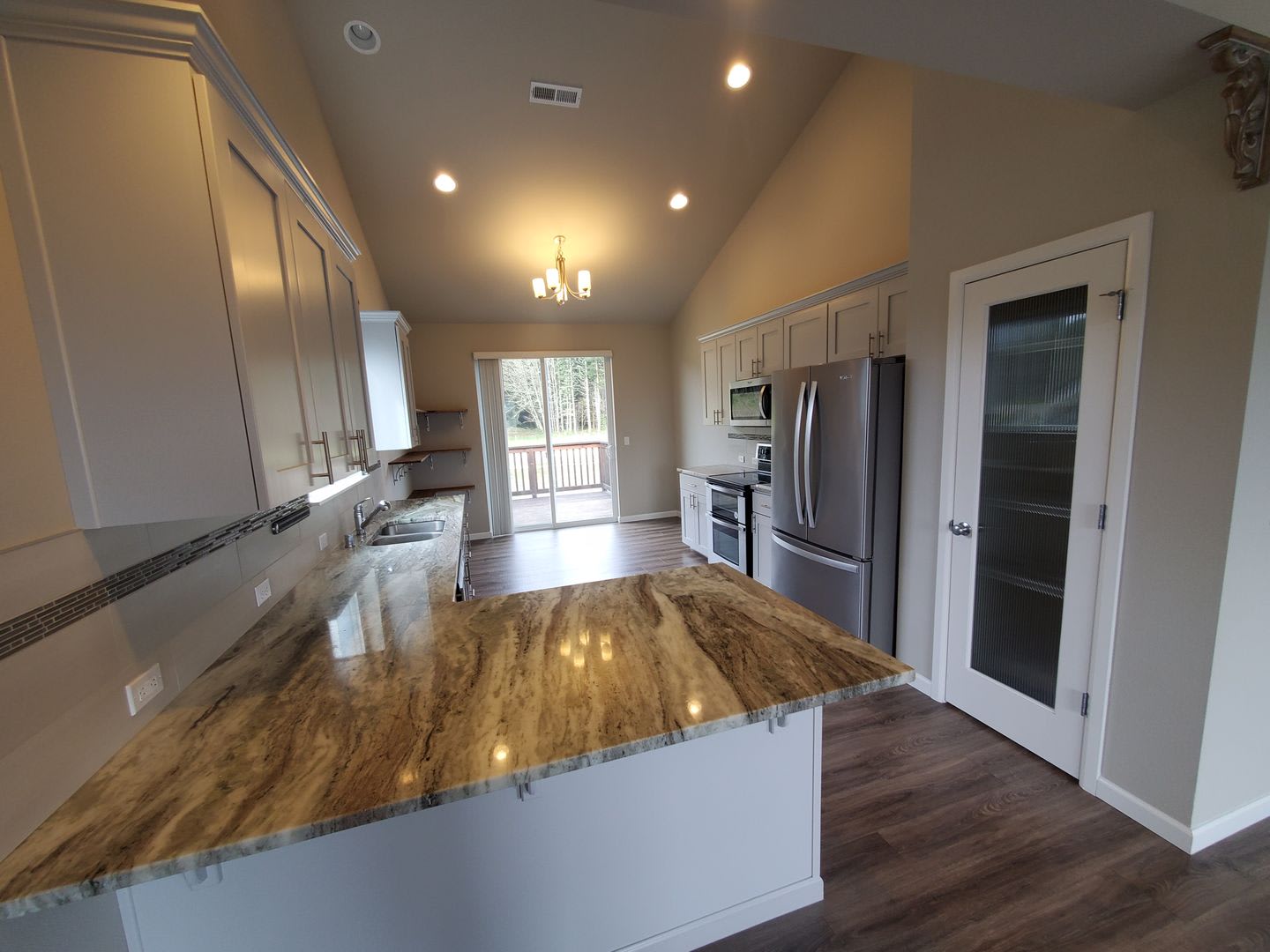 Beautiful Newer 4 Bedroom In Tahoma Terra Neighborhood! – photo 5