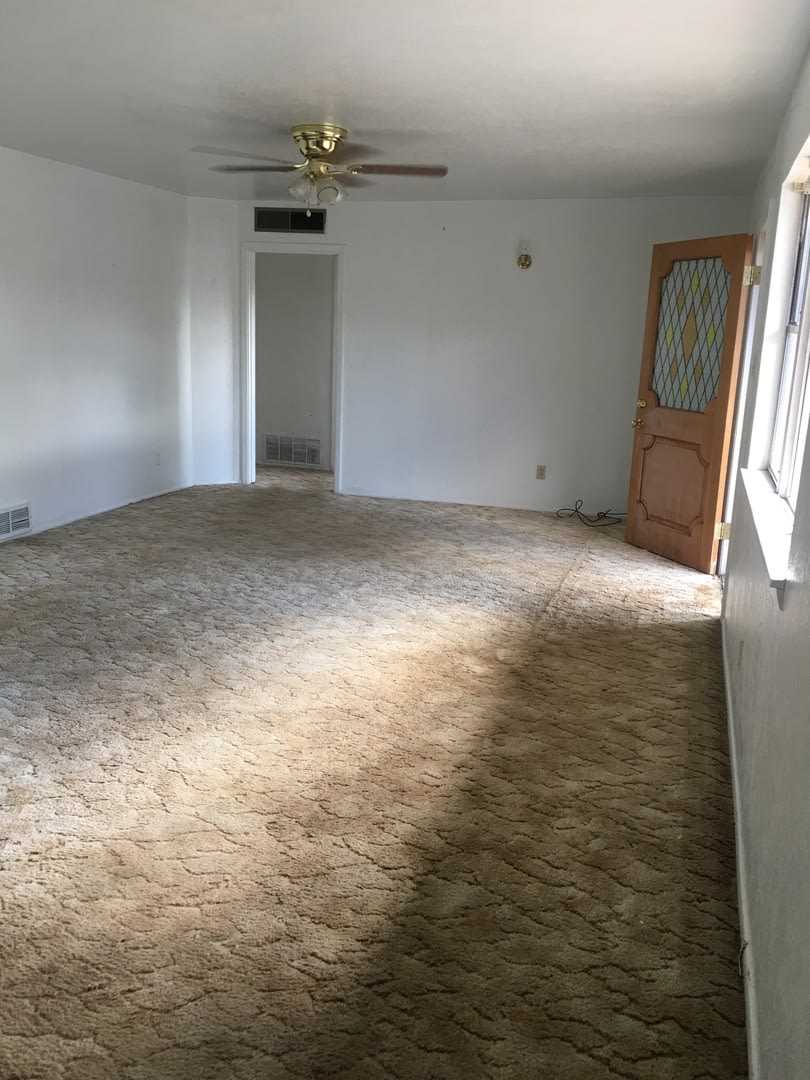 GREAT BRICK HOME ON LARGE LOT – photo 4