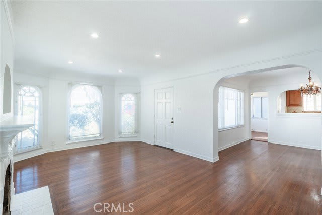 2230 Montrose Avenue – photo 3