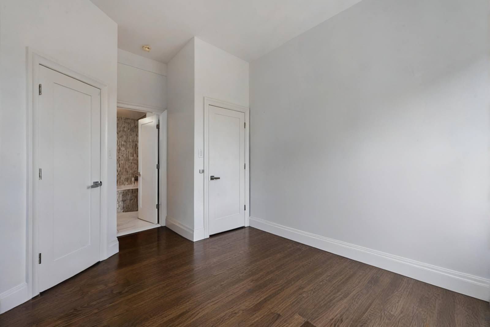 411 Manhattan Avenue – photo 4