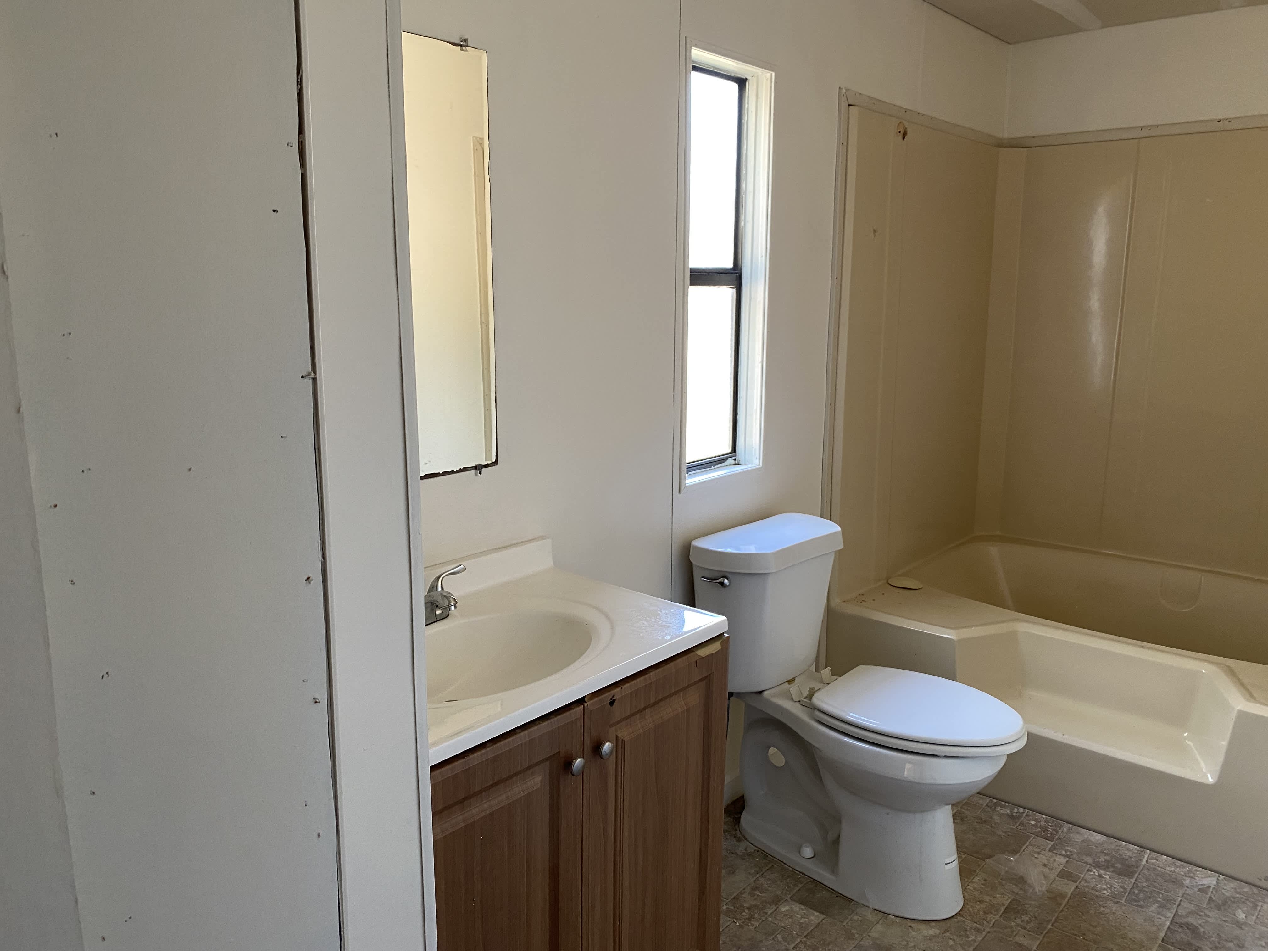 5982 Williams Road – photo 1