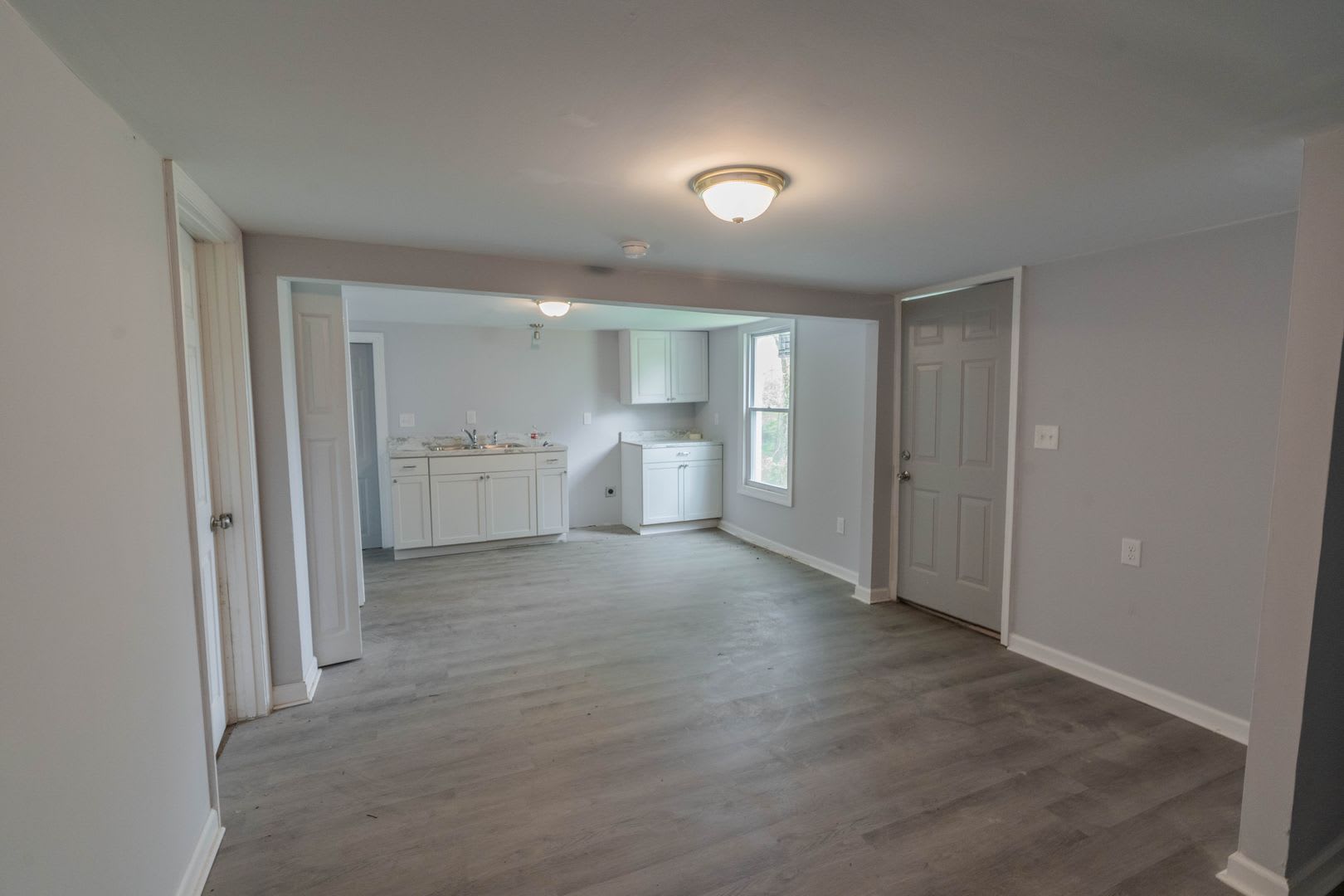 AVAILABLE NOW at a Good Price. 1 Bed 1 Bath FOR LEASE in Lewisburg. $700 Rent. – photo 3