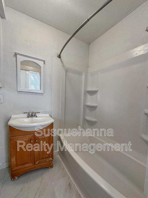 537 Woodward Street – photo 5