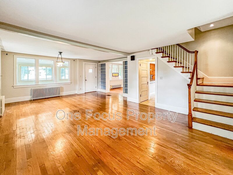 25 N Glenbrook Ave. – photo 1