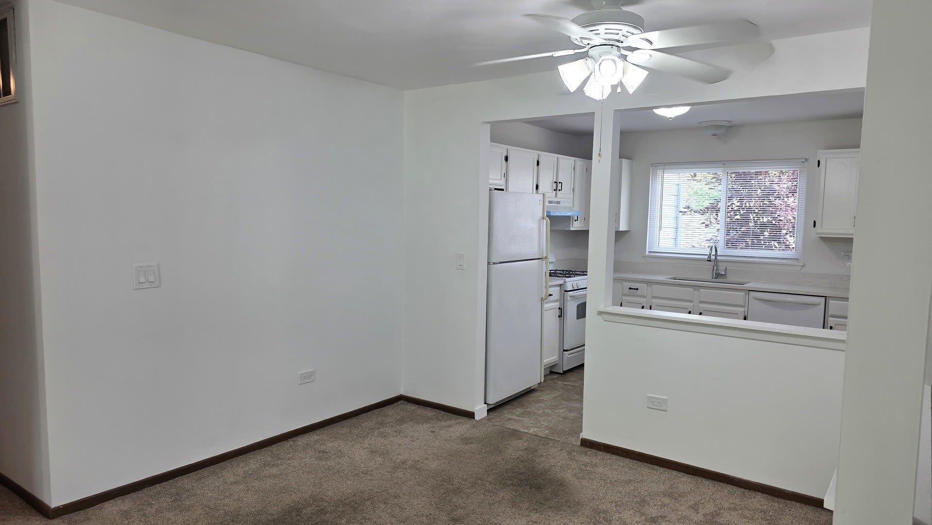 951 Glouchester Circle – photo 4
