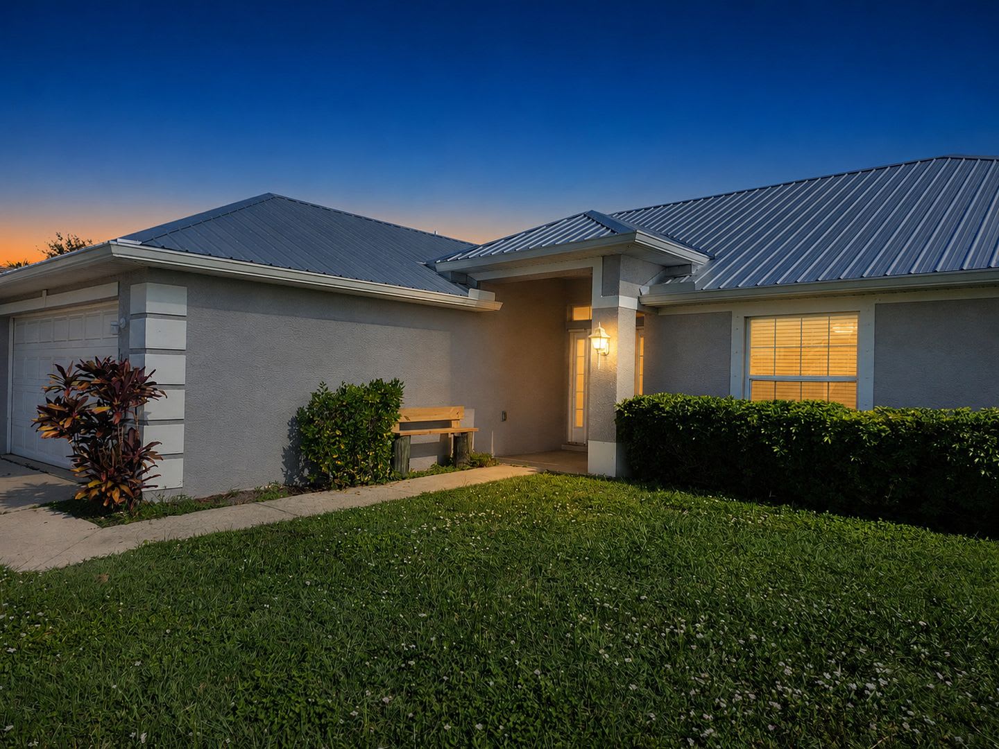 4 bedroom off Chiquita Close to Pine Island Road – photo 1