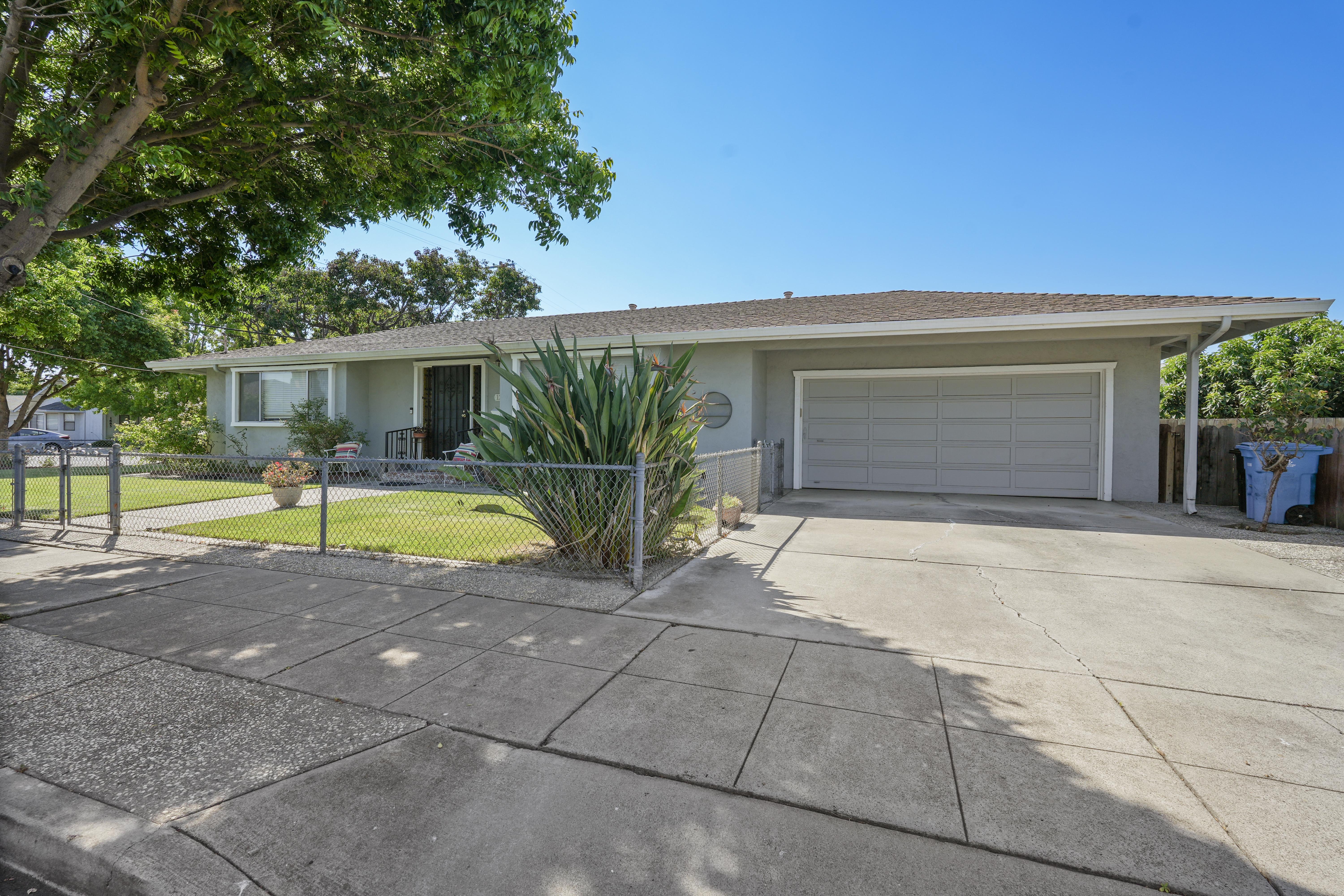 1200 Reeve St – photo 1