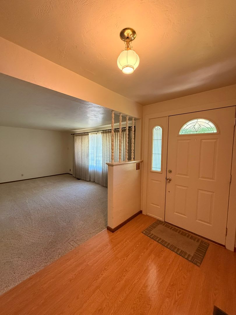 Charming Well-Kept Home – photo 2
