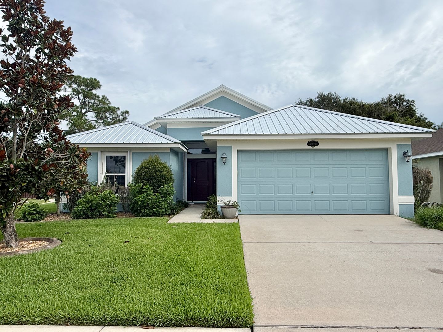 4 BR 2 BA Annual Rental in Gated community with Community Pool – photo 4