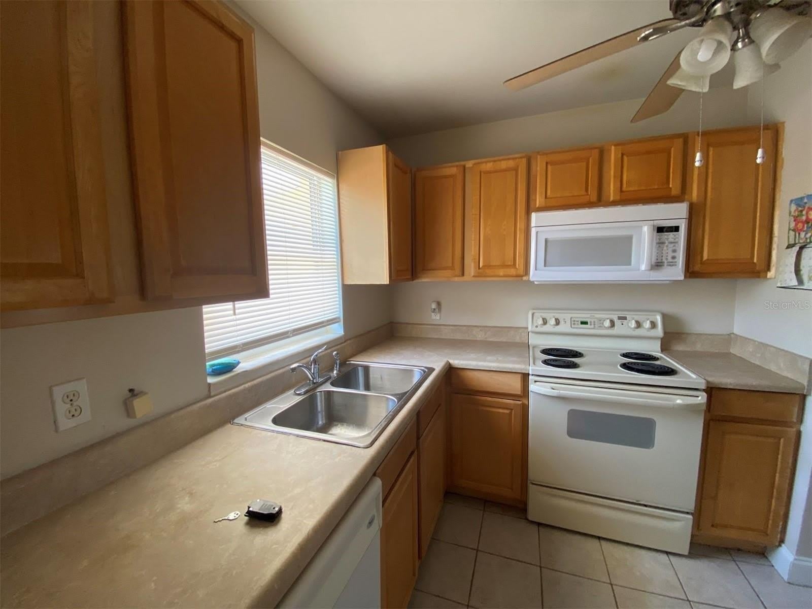 22017 BEVERLY Avenue – photo 4