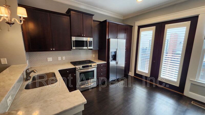 4727 Cypress Commons – photo 2