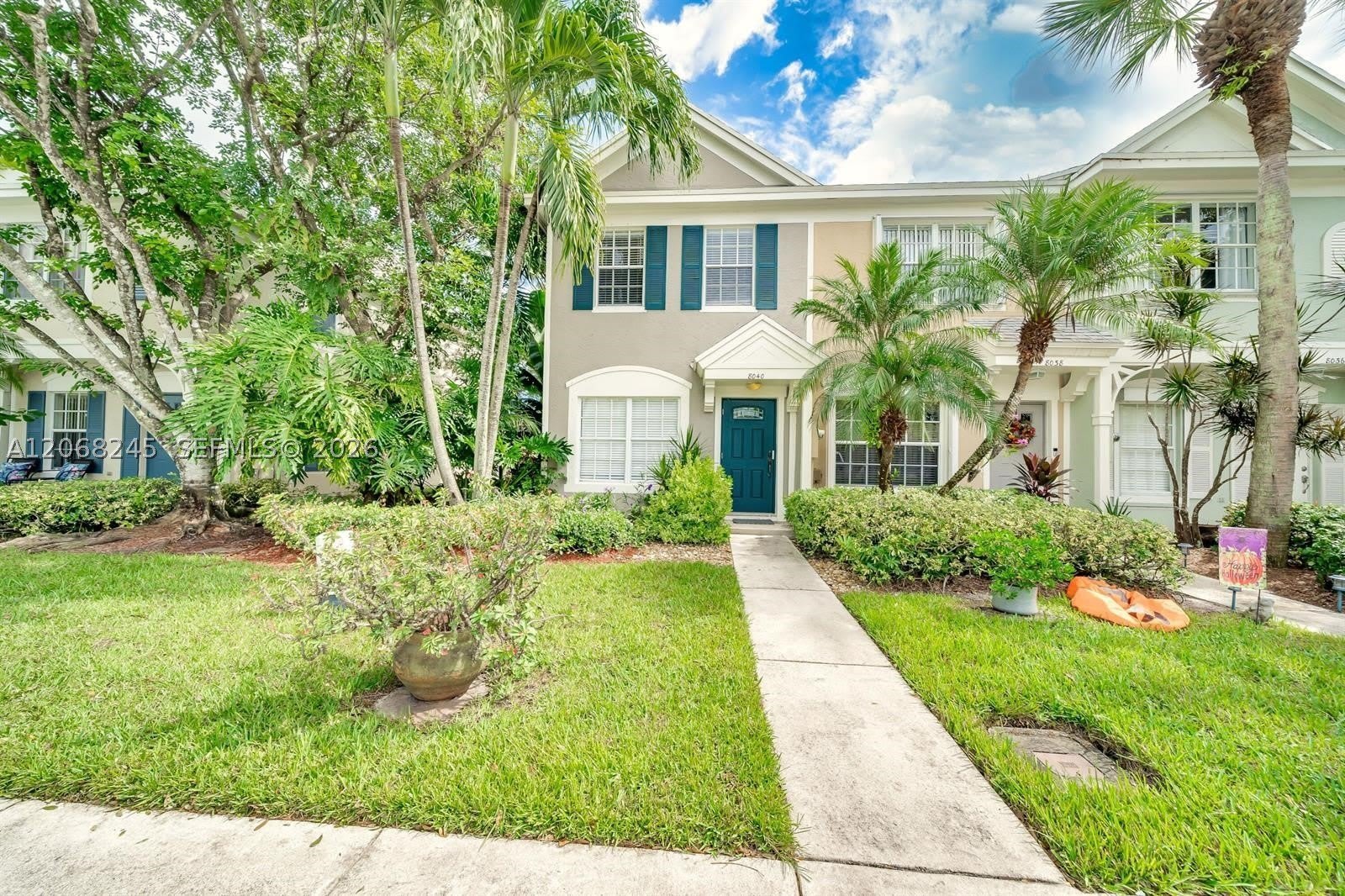 8040 Sanibel Dr – photo 2