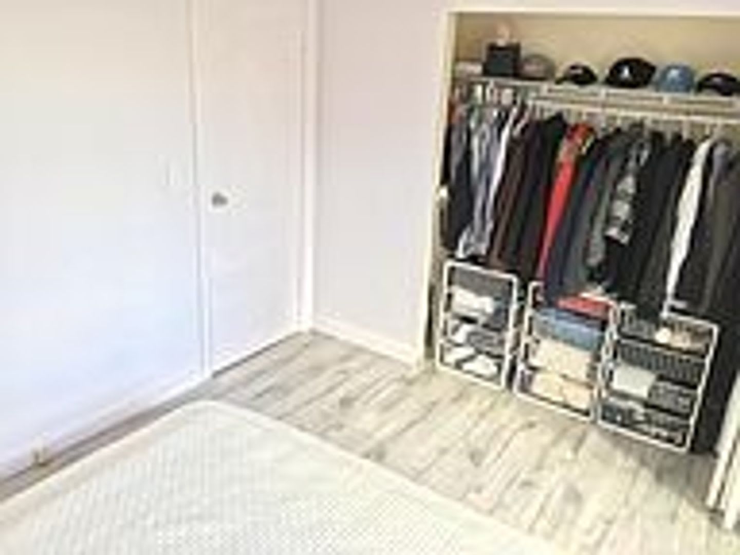Beautiful, Bright and Spacious Condo near Downtown! – photo 4