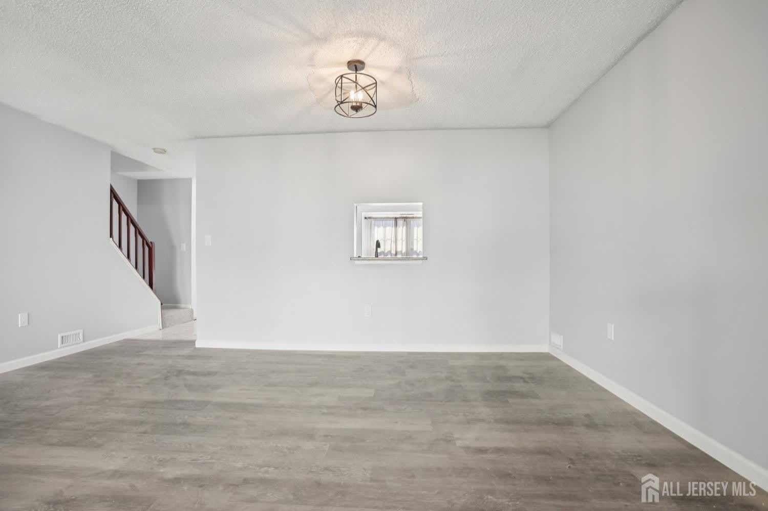 204 Hampshire Court – photo 5