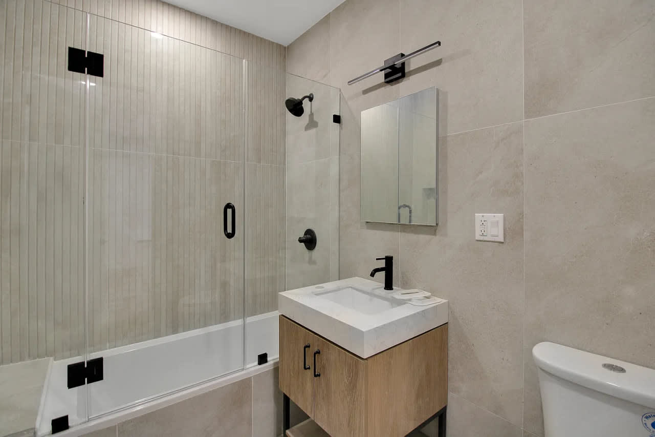 1367 Madison St Apt 2R – photo 2