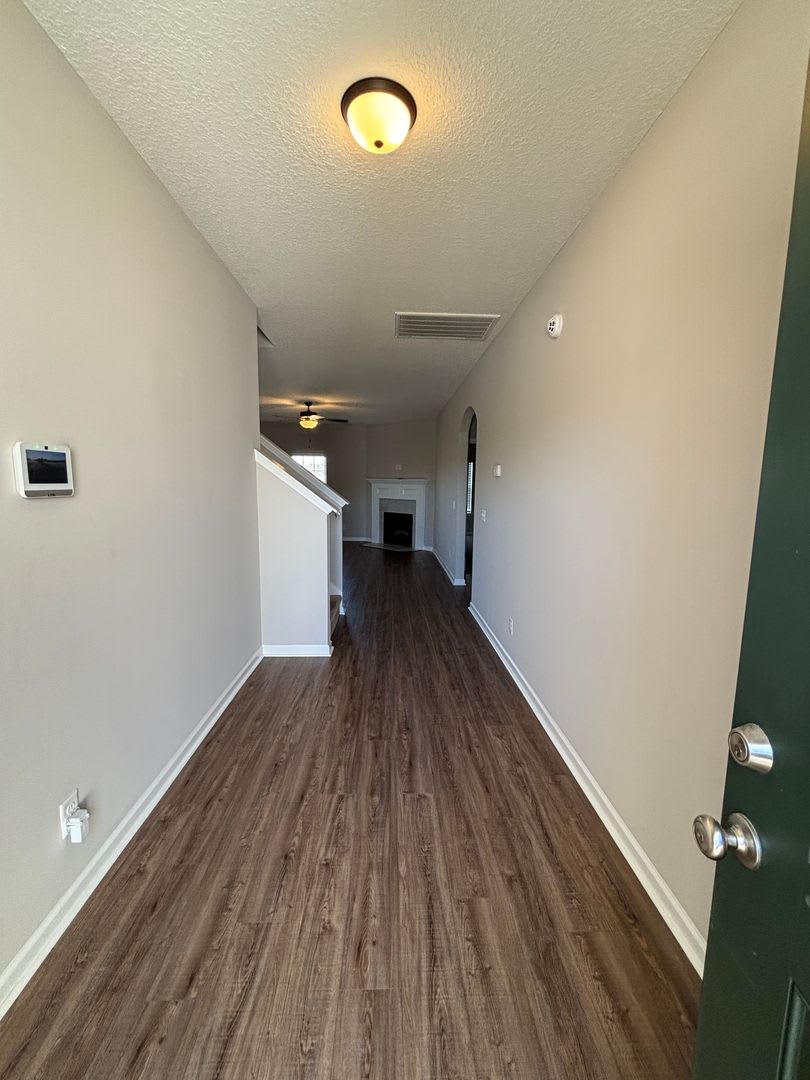 For Rent – photo 2