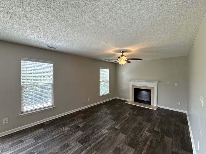 1032 Meadowbrook Lane Southwest – photo 3