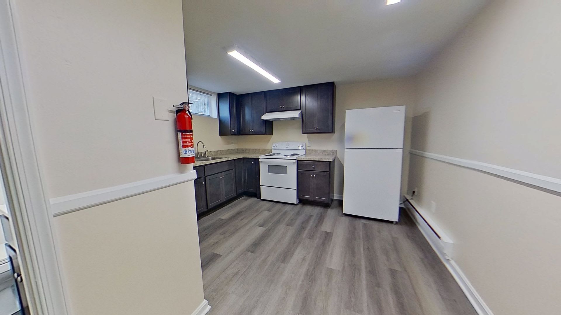 New Renovated One Bedroom Apartment – photo 3