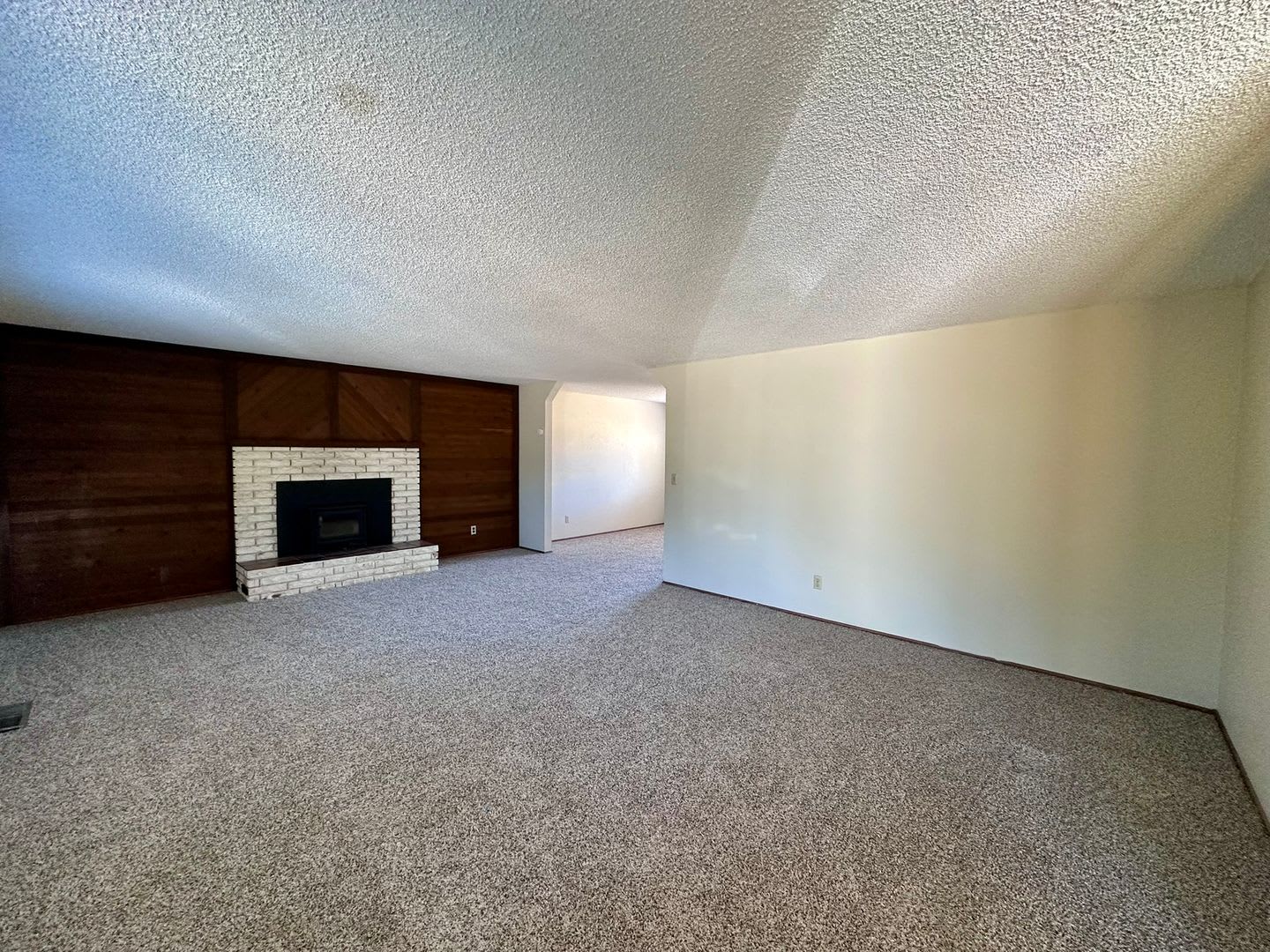 Four Bedroom Charmer – photo 2
