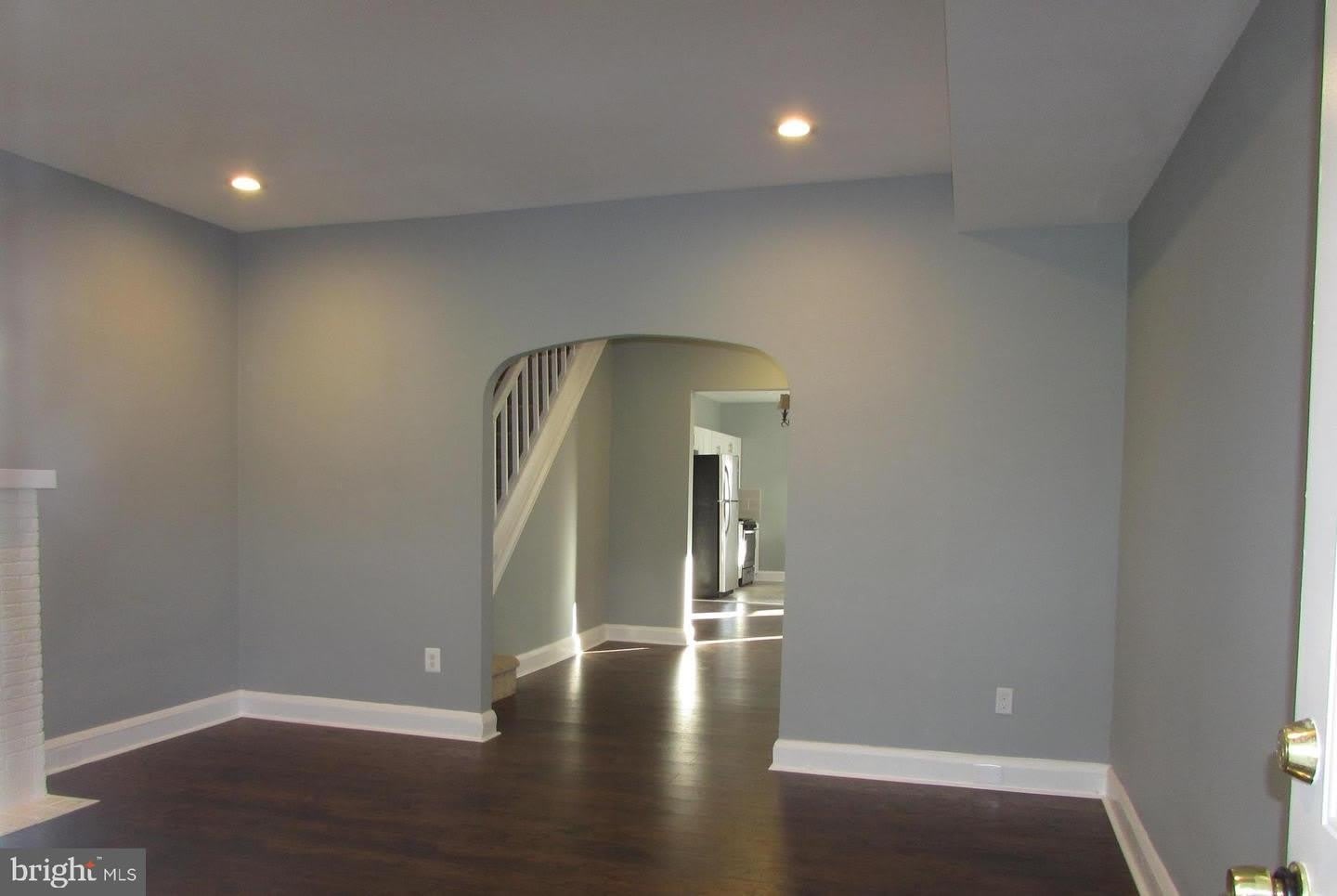 2735 CHESTERFIELD AVE – photo 3