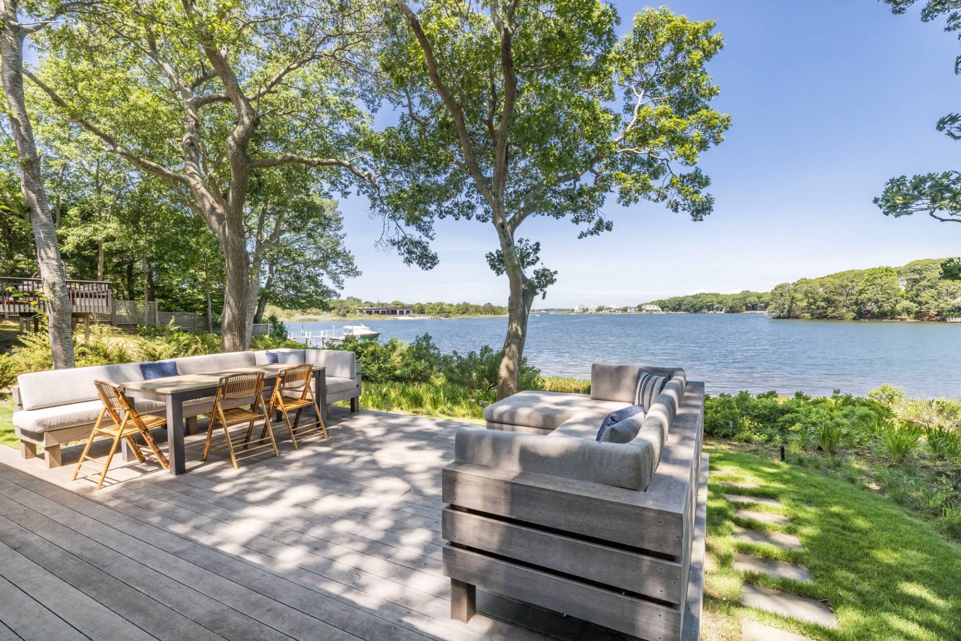 33 Bluff Point Road – photo 1