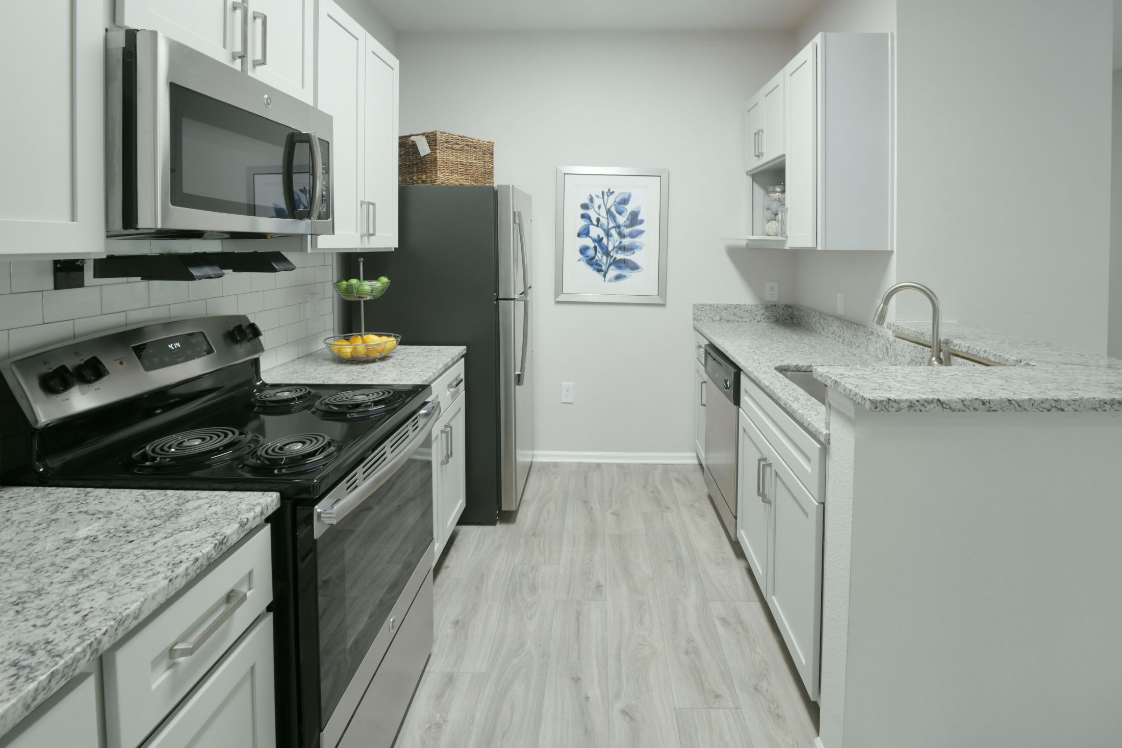 Sandstone Creek Apartments – photo 1