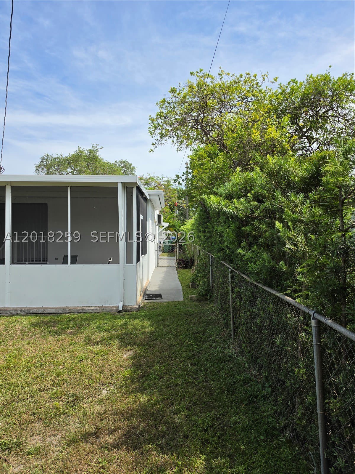 4601 SW 5th St – photo 5