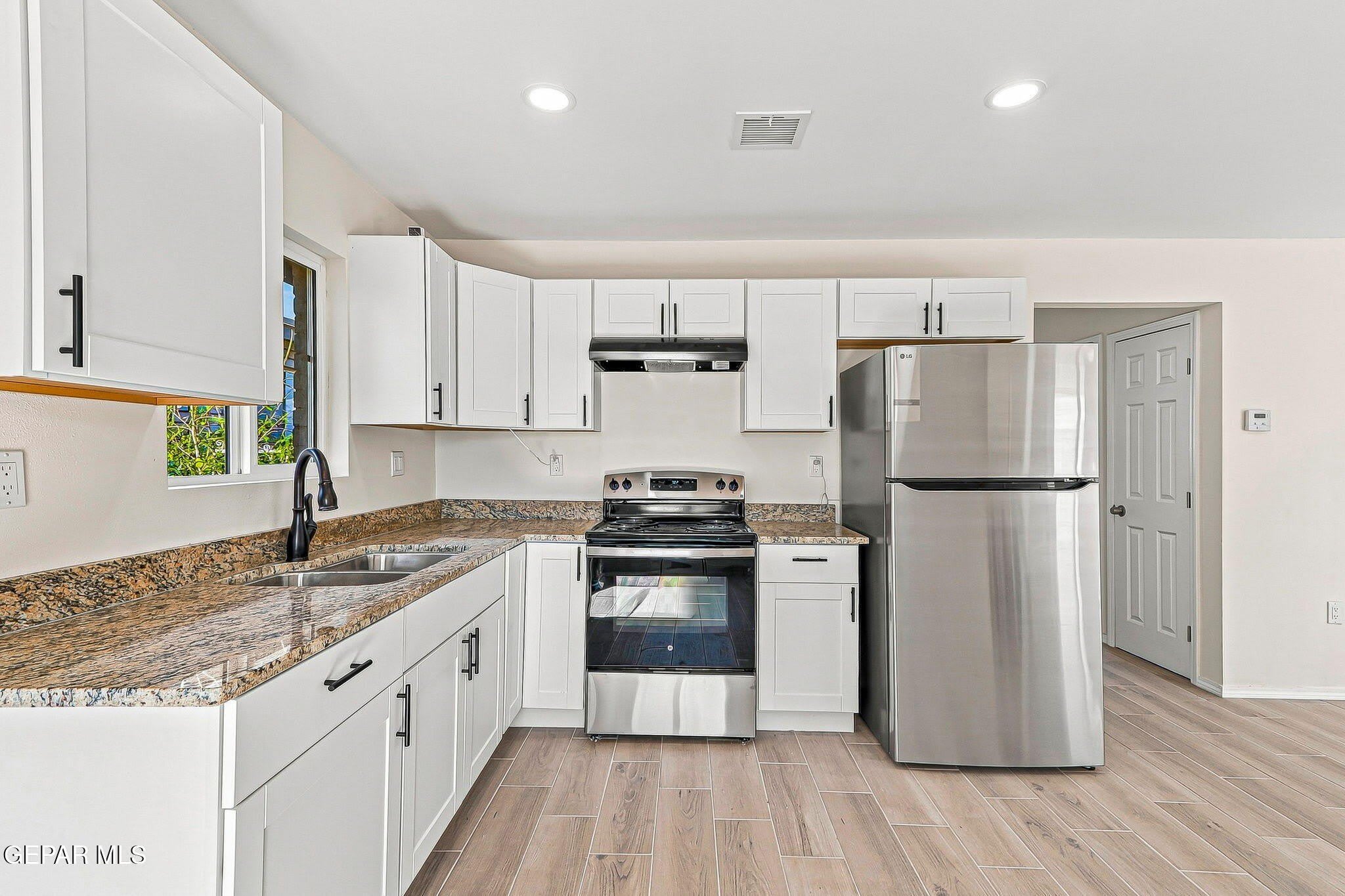 3016 E GLEN Drive – photo 4