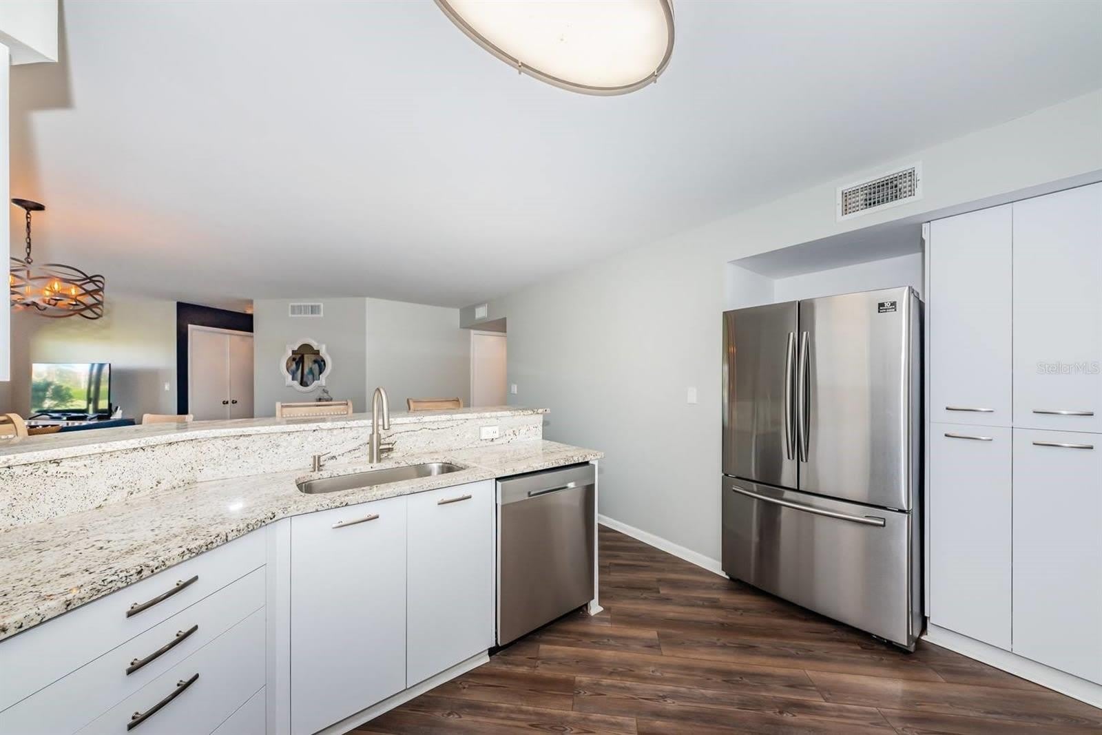6151 BAHIA DEL MAR Boulevard – photo 3