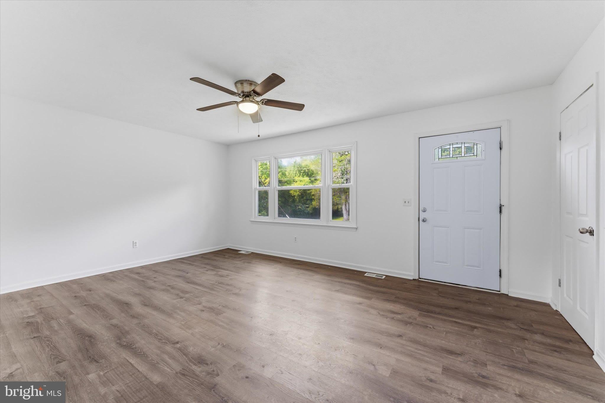 9359 PARADISE Road – photo 4
