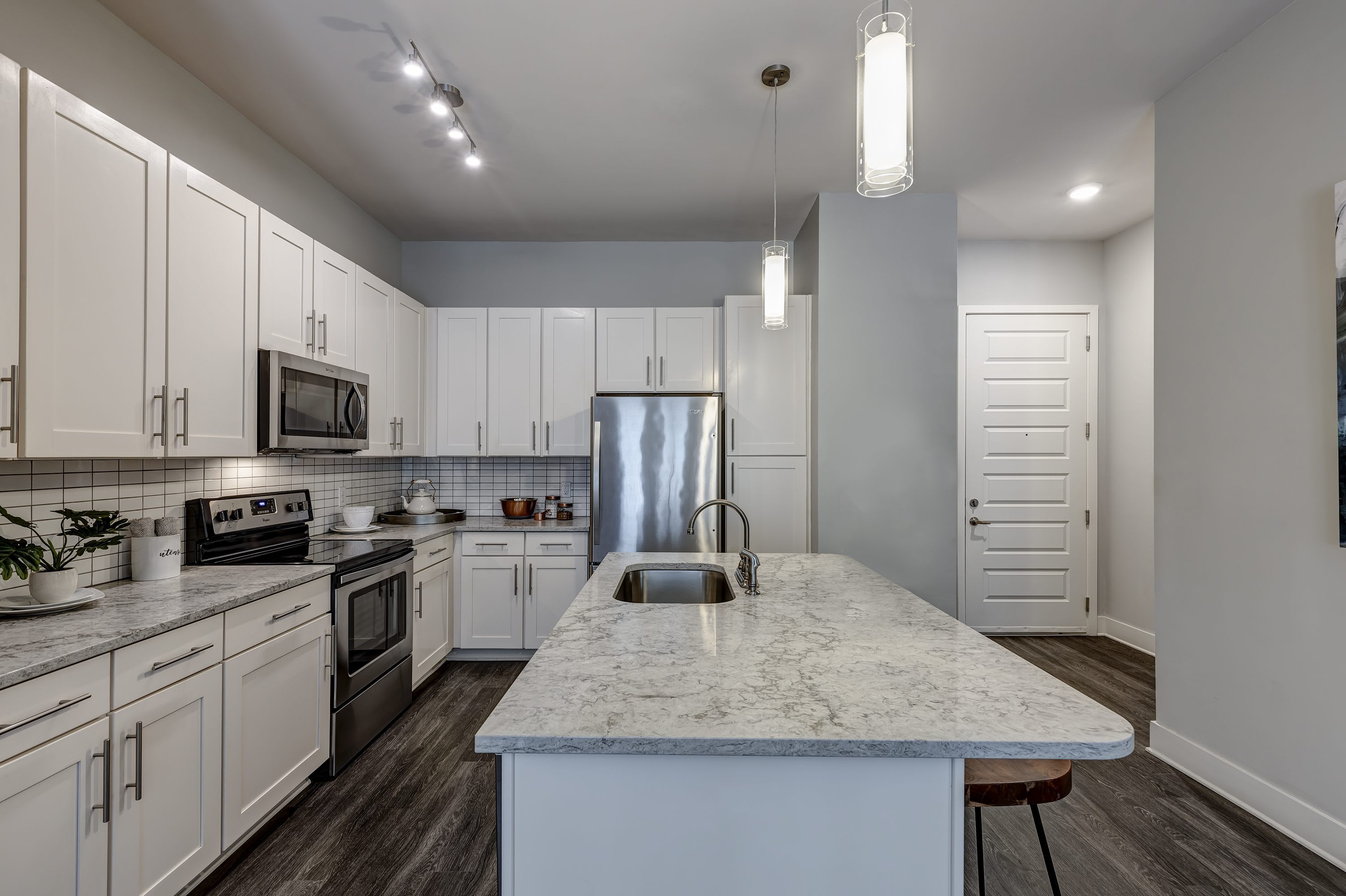 1400 Chestnut Apartments – photo 3
