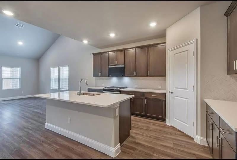 404 Dempsey Drive – photo 2