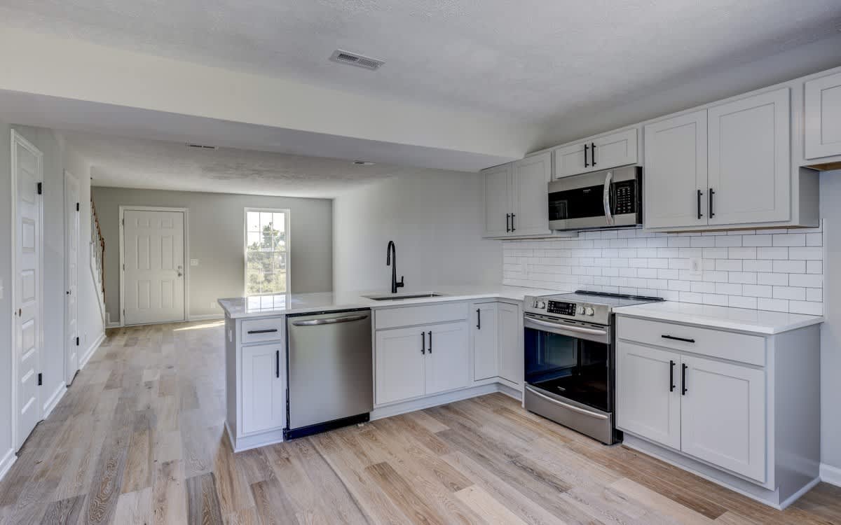 606 Newhall Drive – photo 5
