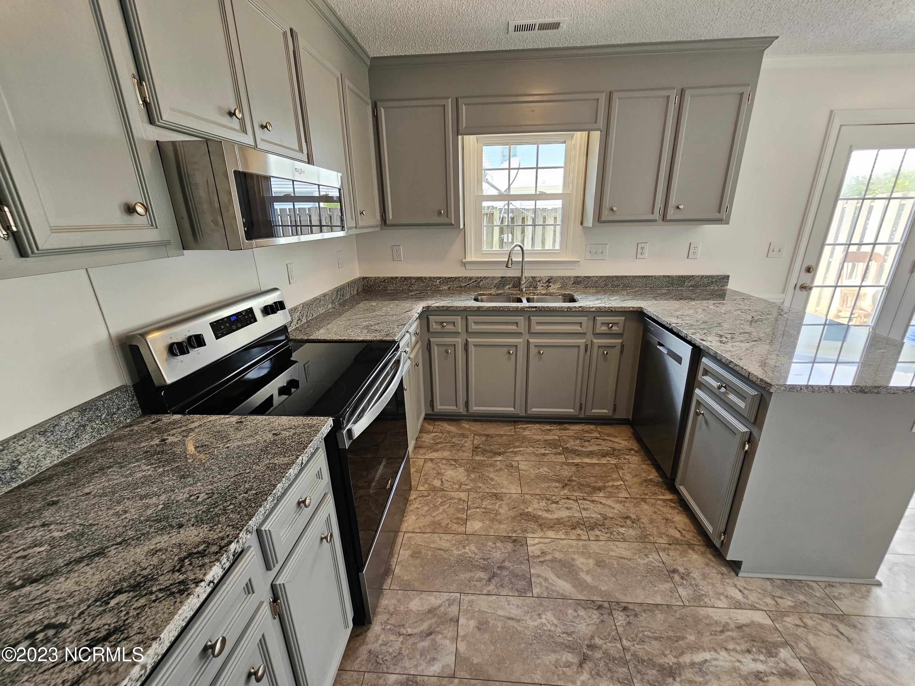 3811 Sterling Pointe Drive – photo 5