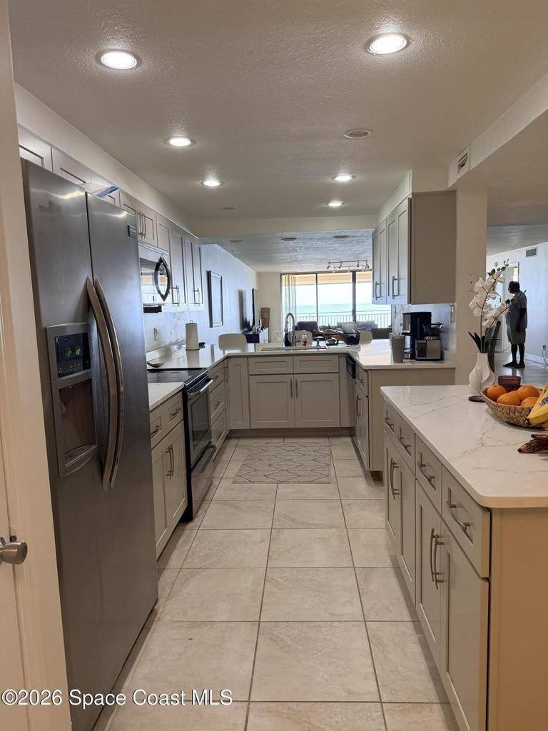 3221 S Atlantic Avenue – photo 3